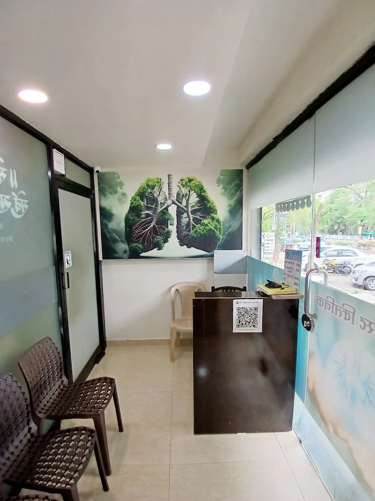 Comfortable waiting area at Parsh Chest Clinic